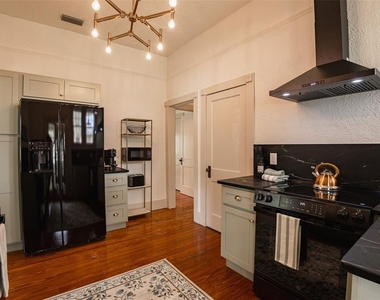 825 Se Sanchez Avenue - Photo Thumbnail 11