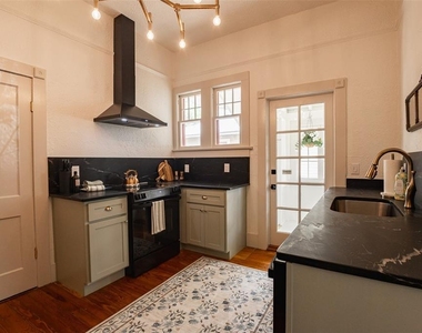 825 Se Sanchez Avenue - Photo Thumbnail 9