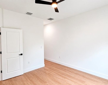 1544 Sulstone Drive - Photo Thumbnail 11