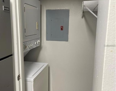 216 Afton Square - Photo Thumbnail 10