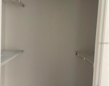 216 Afton Square - Photo Thumbnail 7