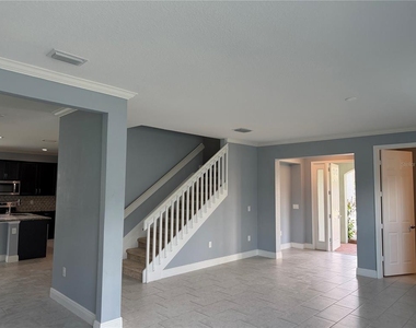 16924 Champlain Street - Photo Thumbnail 8