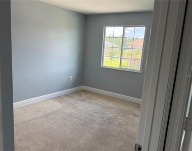 16924 Champlain Street - Photo Thumbnail 37