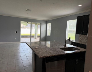 16924 Champlain Street - Photo Thumbnail 12