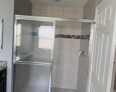 16924 Champlain Street - Photo Thumbnail 28