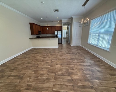 2618 E Central Boulevard - Photo Thumbnail 5