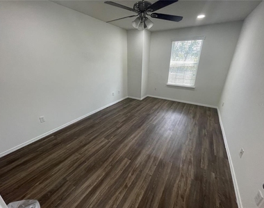 1793 Grand Rue Drive - Photo Thumbnail 9