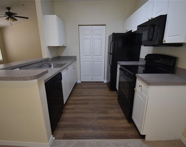 862 Grand Regency Point - Photo Thumbnail 5