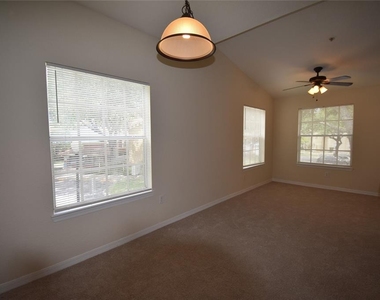 862 Grand Regency Point - Photo Thumbnail 7