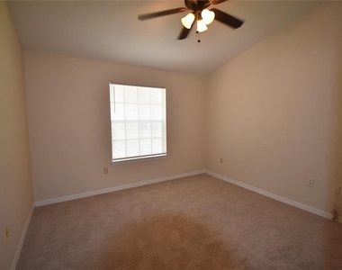 862 Grand Regency Point - Photo Thumbnail 10