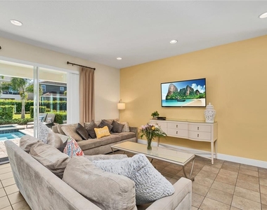 801 Lasso Drive - Photo Thumbnail 21