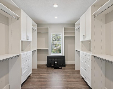 200 E Grant Street - Photo Thumbnail 22