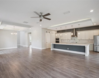 200 E Grant Street - Photo Thumbnail 27
