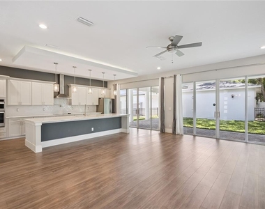 200 E Grant Street - Photo Thumbnail 3