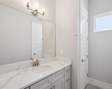 200 E Grant Street - Photo Thumbnail 17