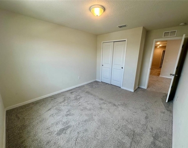 1261 Regal King Drive - Photo Thumbnail 12