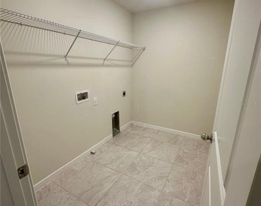 1261 Regal King Drive - Photo Thumbnail 14