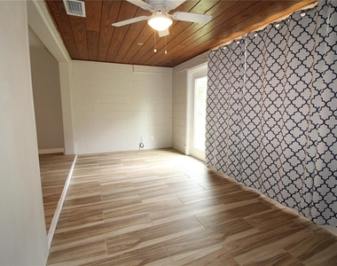 207 Lake View Drive - Photo Thumbnail 11