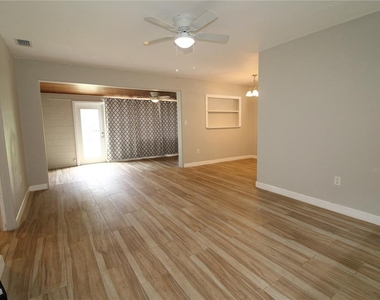 207 Lake View Drive - Photo Thumbnail 1