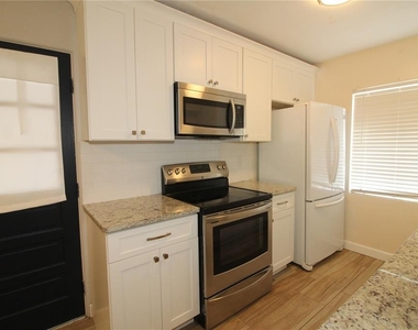 207 Lake View Drive - Photo Thumbnail 4