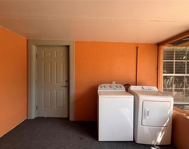 3900 Oak Pointe Boulevard - Photo Thumbnail 12