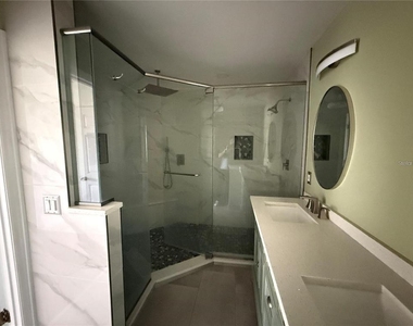 3900 Oak Pointe Boulevard - Photo Thumbnail 11