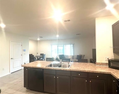 9033 Alba Lane - Photo Thumbnail 6
