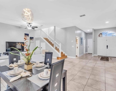 241 Vista Loop - Photo Thumbnail 4