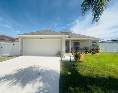 340 Edgewood Court - Photo Thumbnail 2