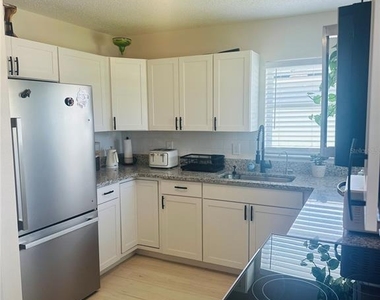340 Edgewood Court - Photo Thumbnail 8