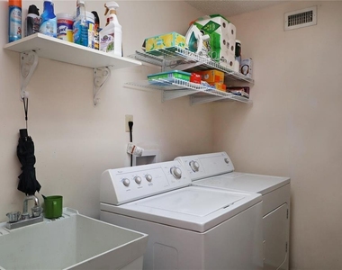 5722 Bay Side Drive - Photo Thumbnail 20