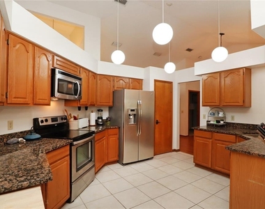 5722 Bay Side Drive - Photo Thumbnail 15