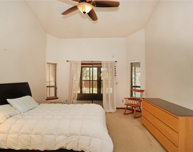 5722 Bay Side Drive - Photo Thumbnail 11