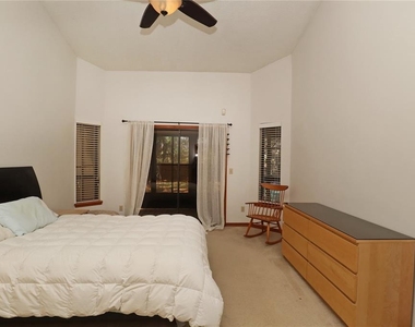 5722 Bay Side Drive - Photo Thumbnail 7