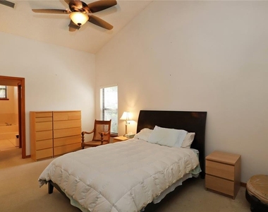 5722 Bay Side Drive - Photo Thumbnail 9