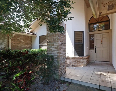 5722 Bay Side Drive - Photo Thumbnail 3