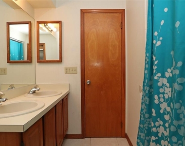 5722 Bay Side Drive - Photo Thumbnail 19
