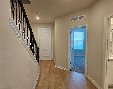10274 Hadley Street - Photo Thumbnail 3
