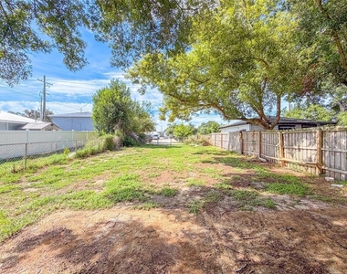 106 Avenue D Sw - Photo Thumbnail 14