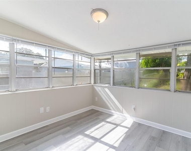 106 Avenue D Sw - Photo Thumbnail 8