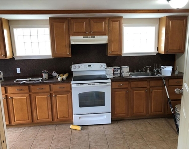 135 N Cedar Street - Photo Thumbnail 5