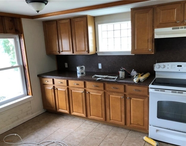135 N Cedar Street - Photo Thumbnail 4