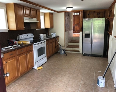 135 N Cedar Street - Photo Thumbnail 3