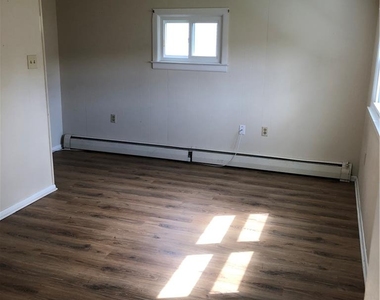 135 N Cedar Street - Photo Thumbnail 7