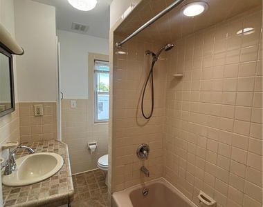 2238 Fairview Avenue - Photo Thumbnail 10