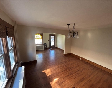 2238 Fairview Avenue - Photo Thumbnail 13