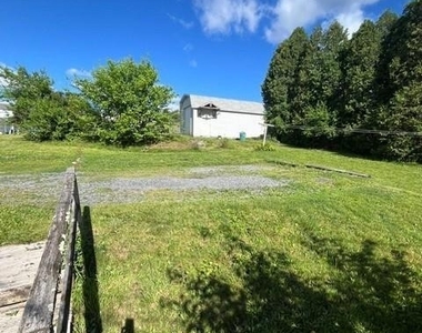 204 N 2nd Street - Photo Thumbnail 4
