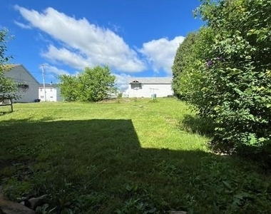 206 N 2nd Street - Photo Thumbnail 4