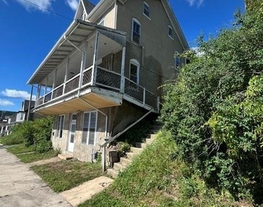 206 N 2nd Street - Photo Thumbnail 1