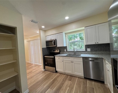 665 W Juniata Street - Photo Thumbnail 6